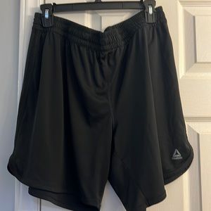 Mens Reebok short size L